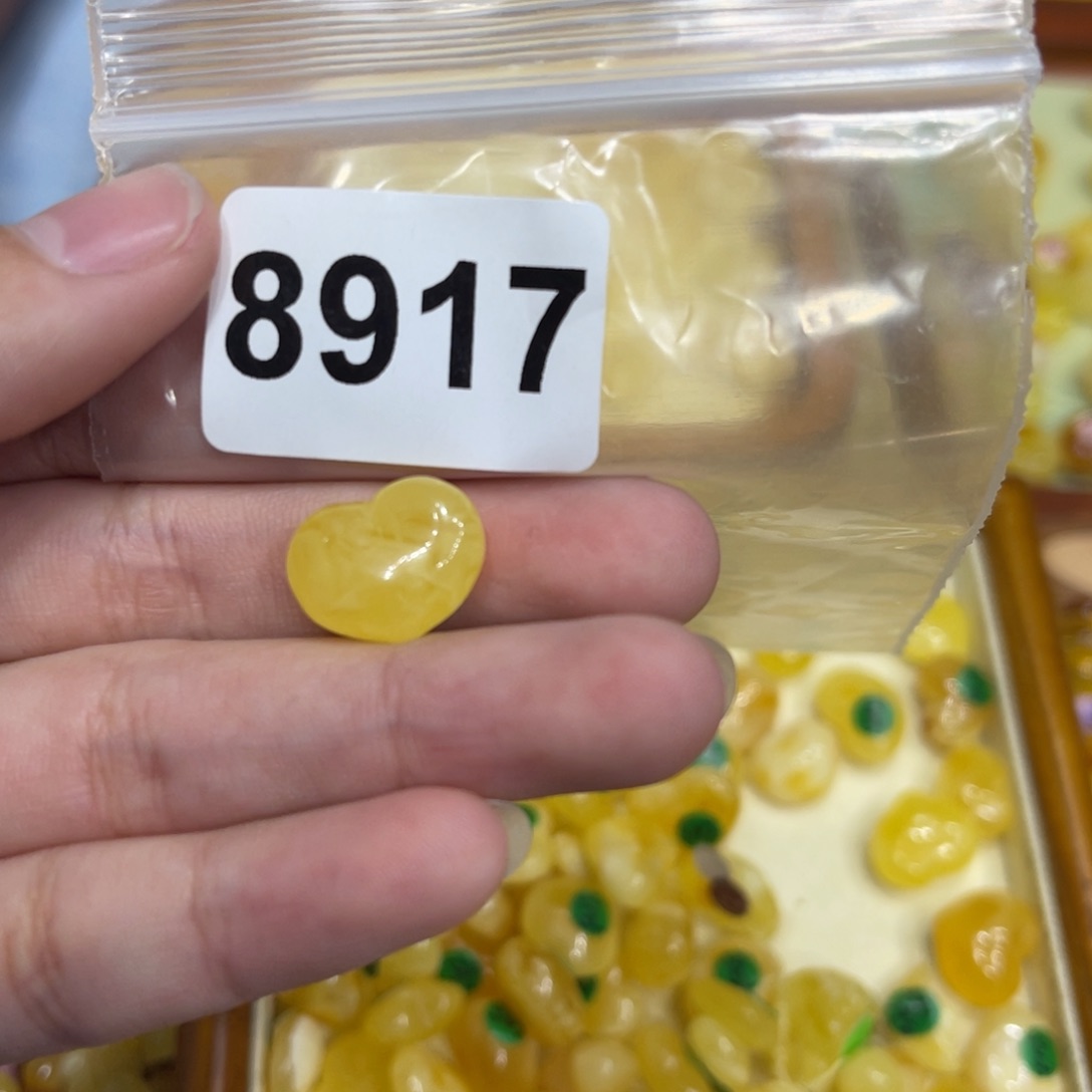 琥珀珠宝奇石未镶嵌