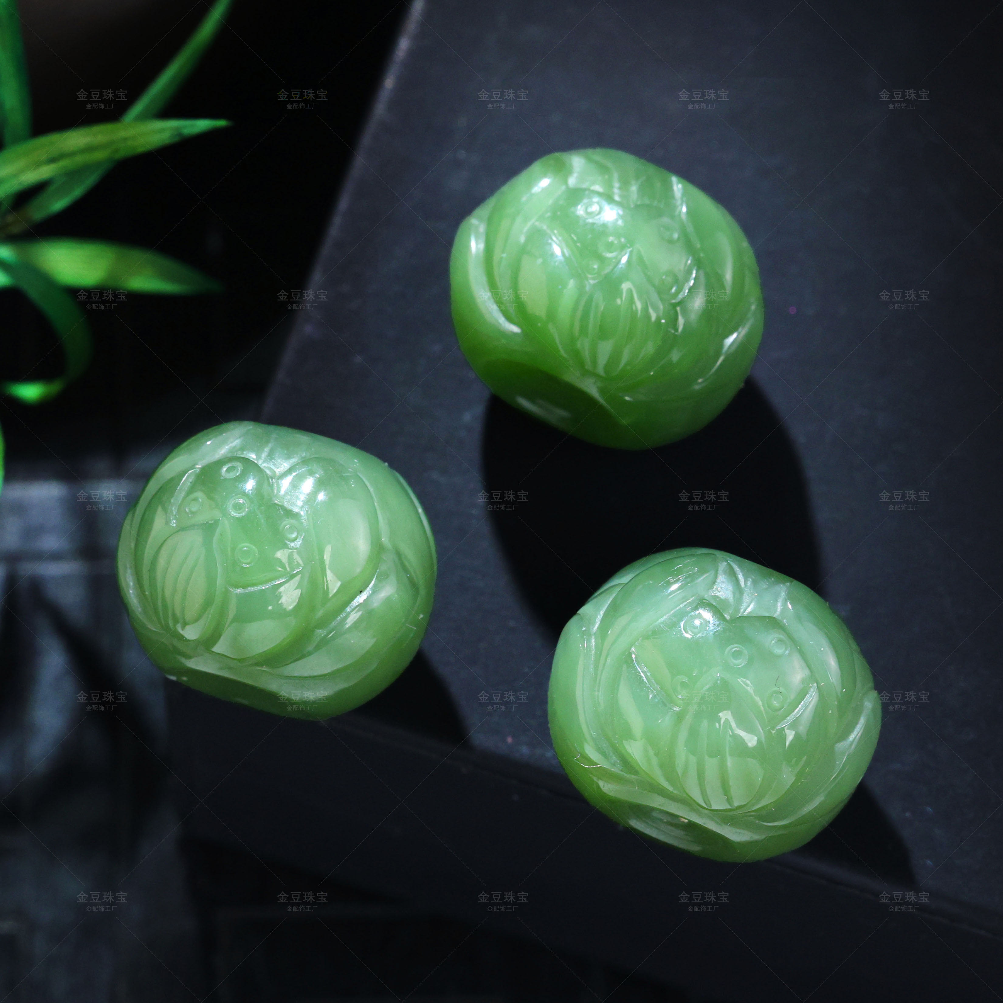【金豆】和田玉精工錾刻莲花粉青平安扣隔珠粉青墩子路路通吊坠桶珠
