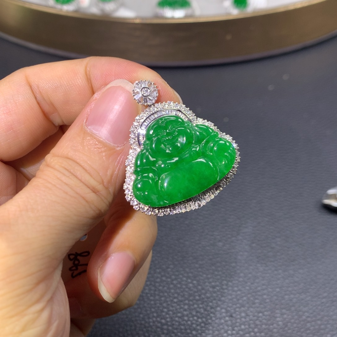 翡翠颈饰18K金镶嵌翡翠