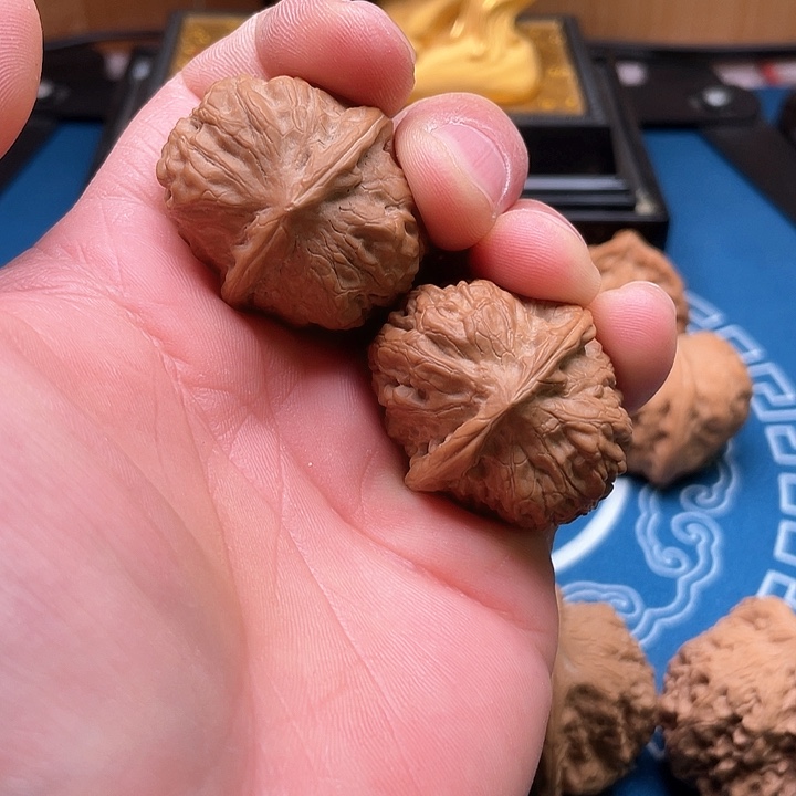 文玩核桃吊坠门头沟元宝