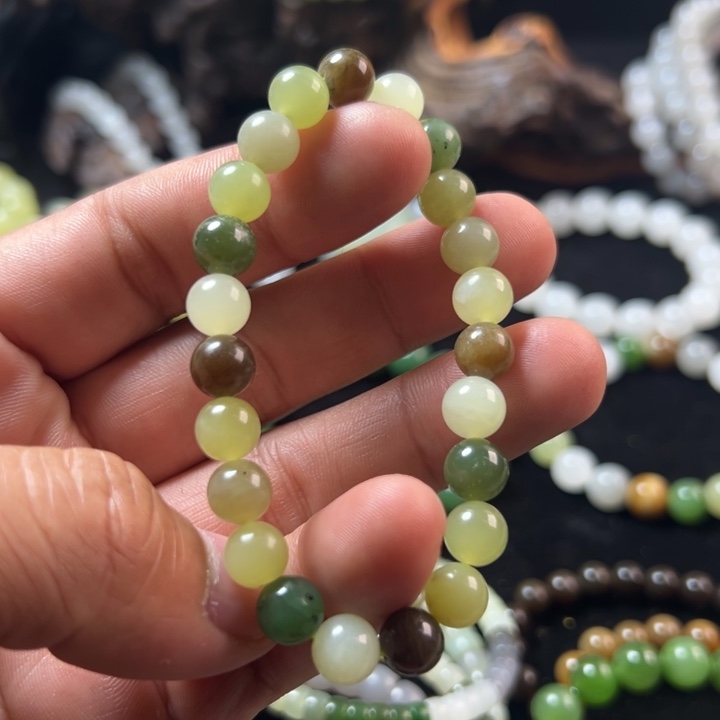 *****和田玉未镶嵌手串