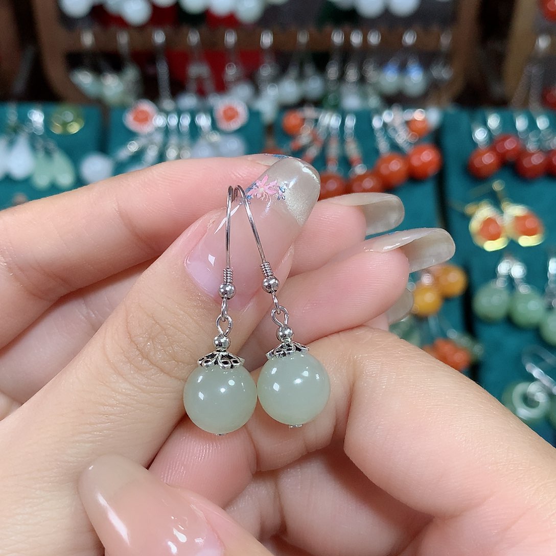 和田玉耳饰银S925镶嵌天然和田玉晴水10mm左右