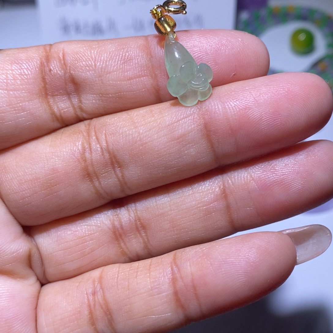 颈饰未镶嵌翡翠1