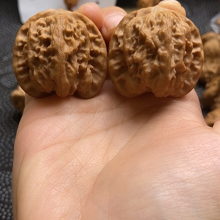 文玩核桃吊坠野牛38