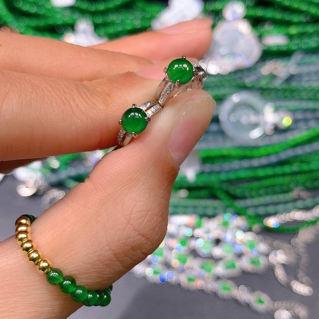 翡翠戒指未镶嵌天然翡翠