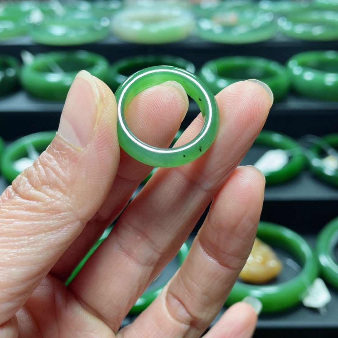 和田玉（碧玉）戒圈未镶嵌仨****?