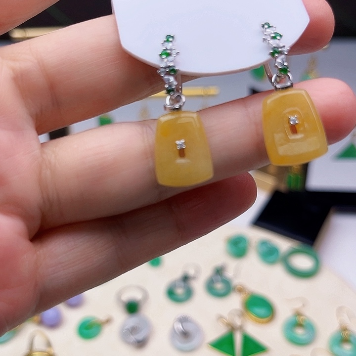 翡翠18K金镶嵌耳饰