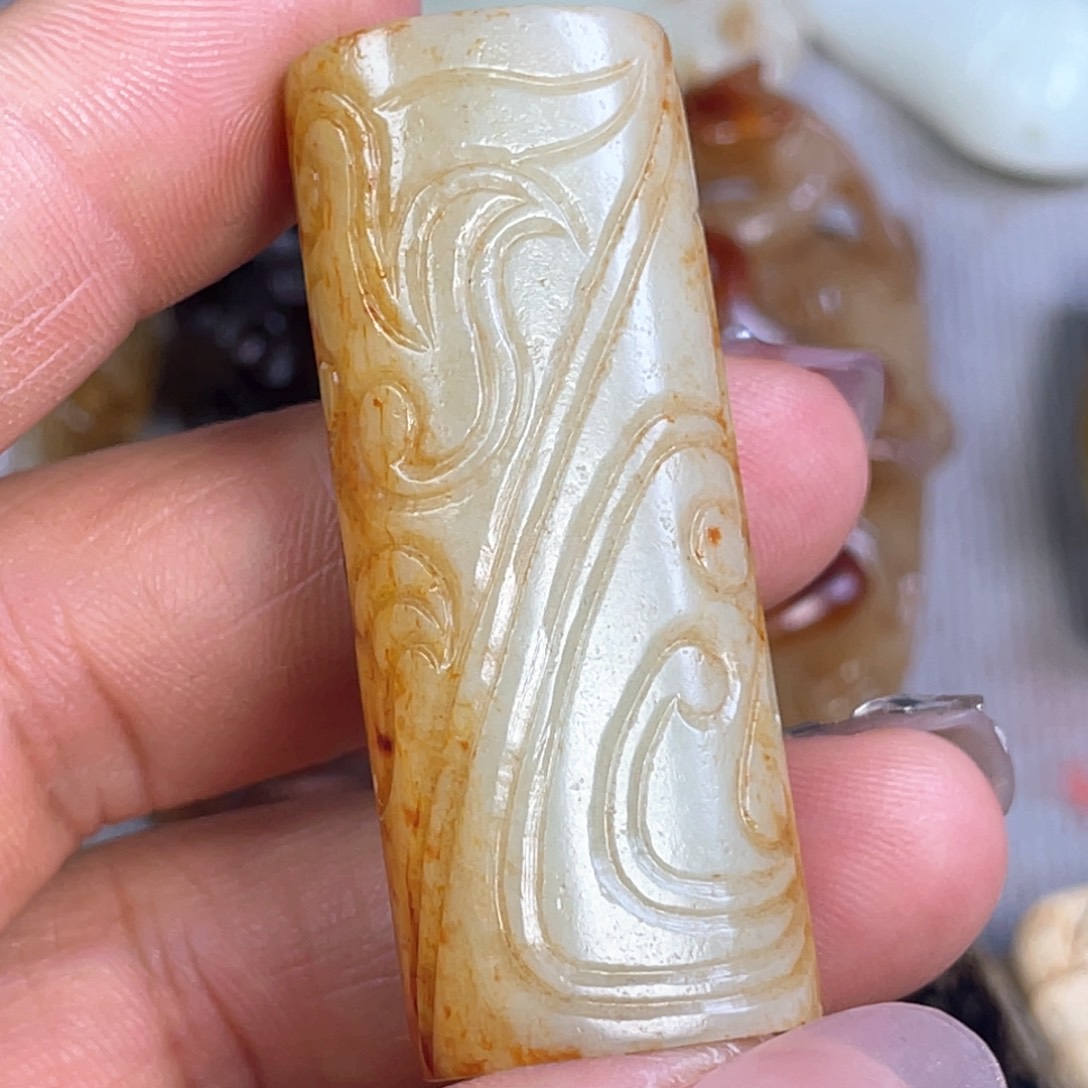 和田玉颈饰未镶嵌云***哥