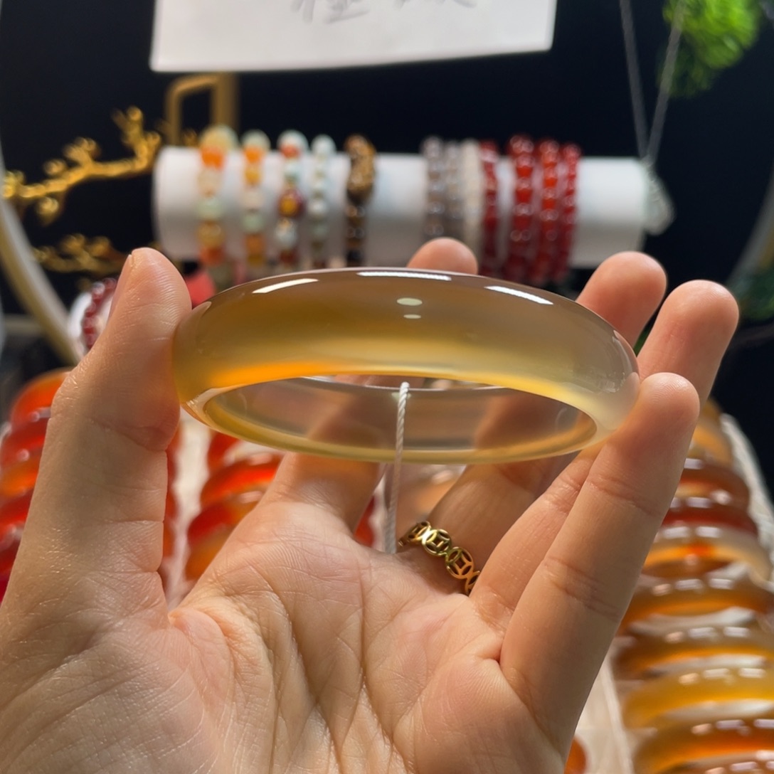 玛瑙/玉髓手镯未镶嵌朱**官