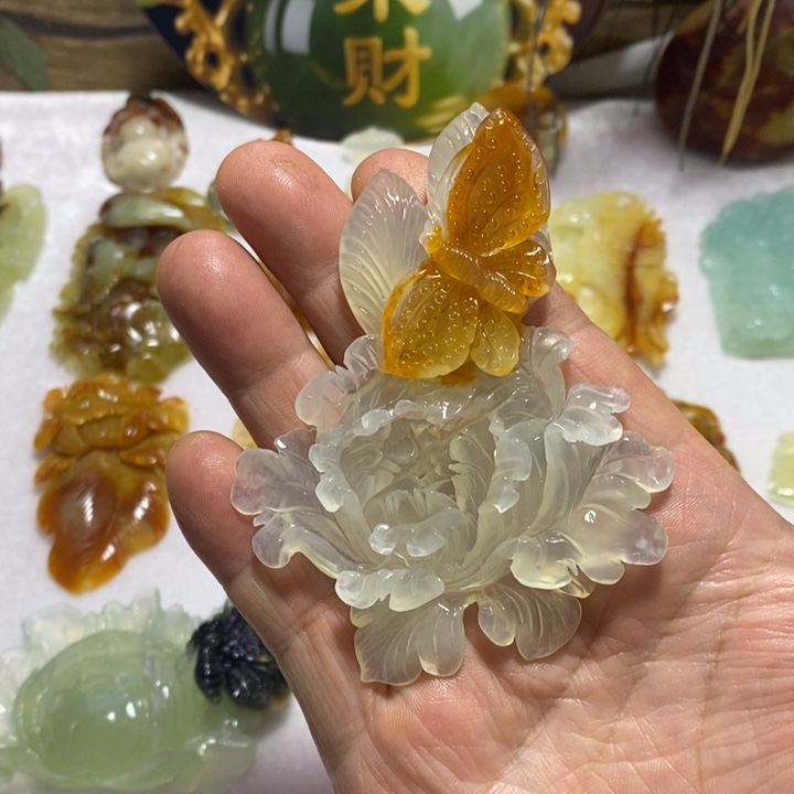毛****蛇纹石玉未镶嵌颈饰