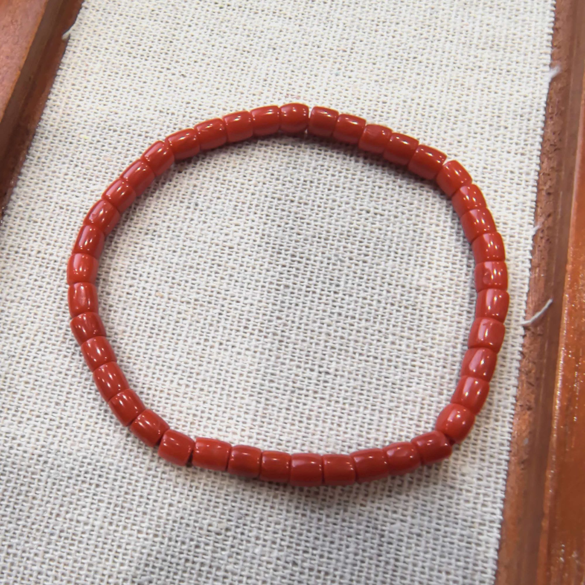 纯天然红珊瑚4+mm左右小直切手串