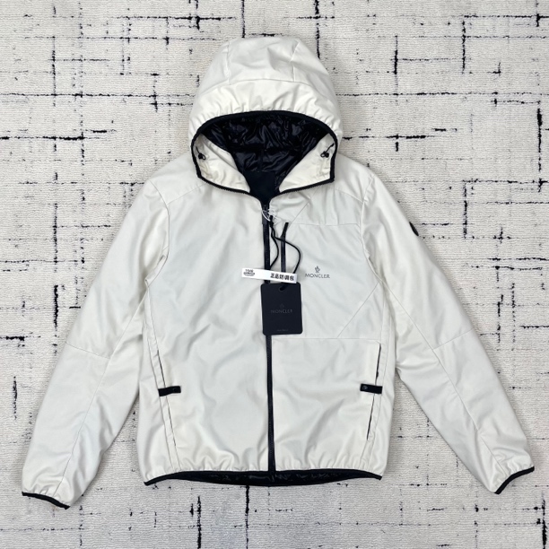 未使用 MONCLER KYTO 米白色连帽轻薄款羽绒服 2码 1548