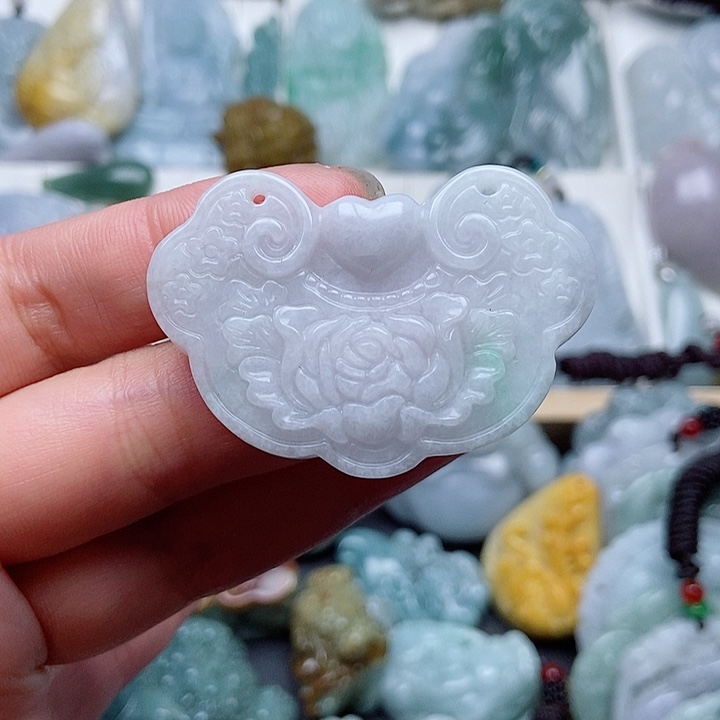 翡翠未镶嵌颈饰翡翠