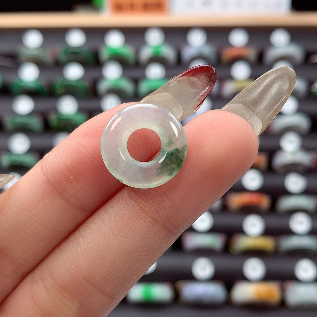 翡翠戒指未镶嵌甜甜圈