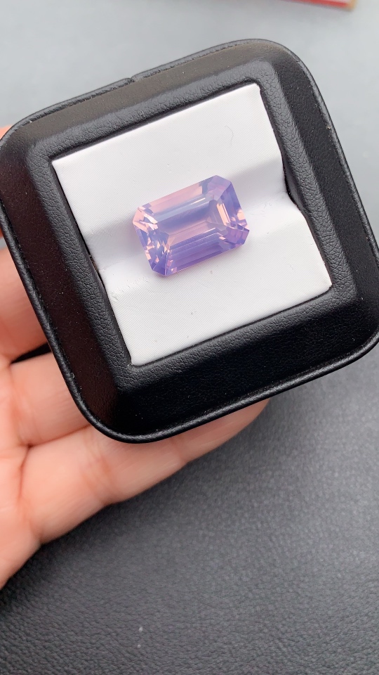 天然紫水晶戒面梦幻薰衣草色 10.5克拉11.18*16.13*8.28长方 通透