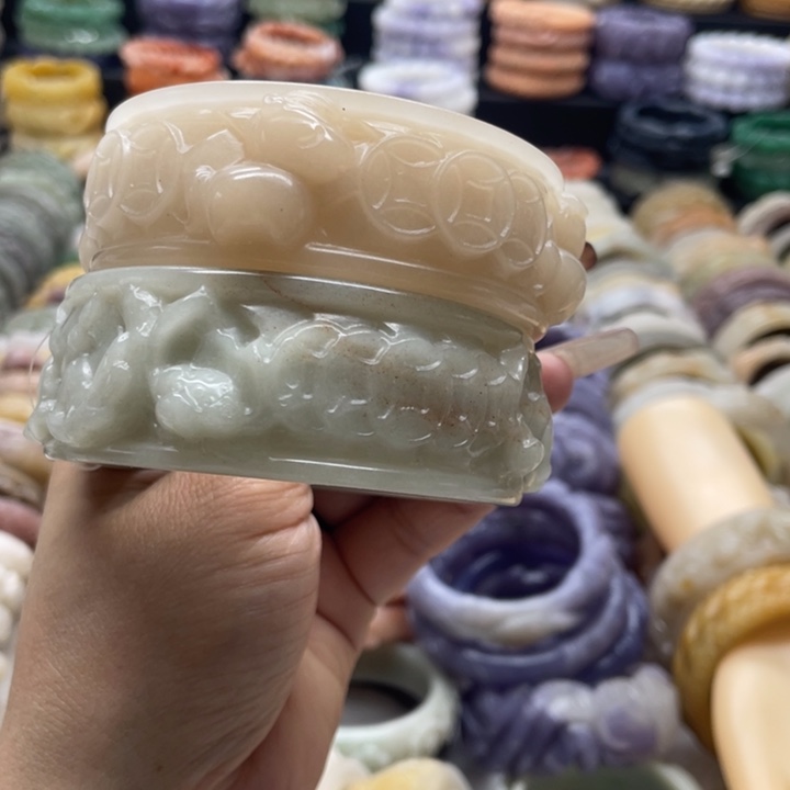 石英岩玉未镶嵌手镯