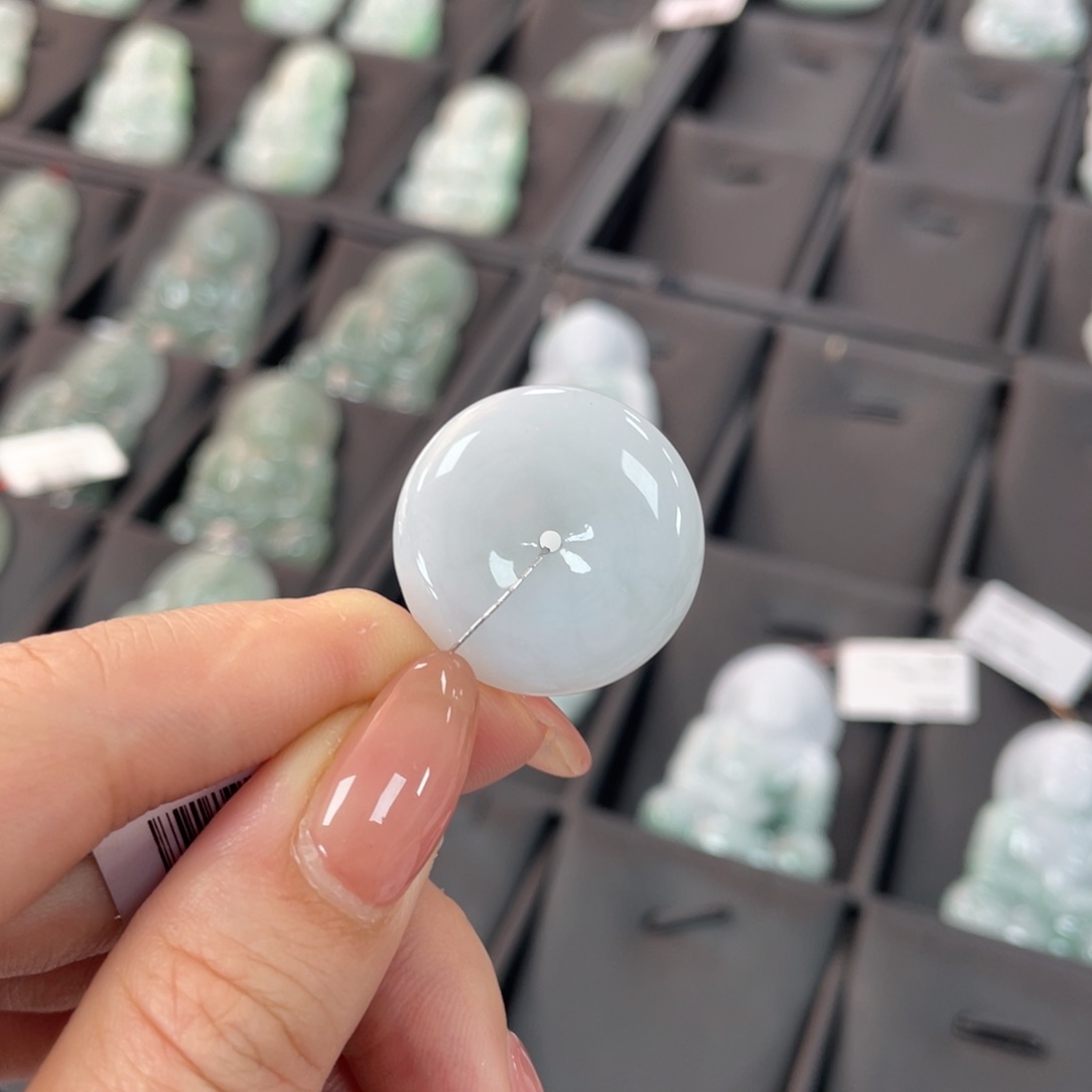 翡翠颈饰未镶嵌平安扣