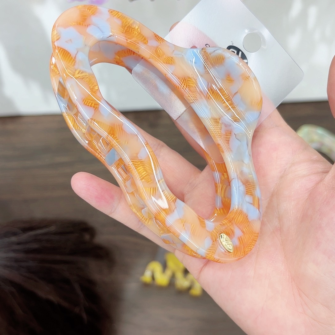 布艺非金属抓夹一个