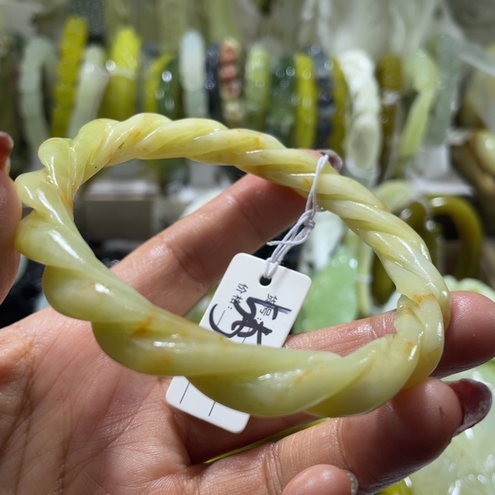 岫玉未镶嵌手镯60.61