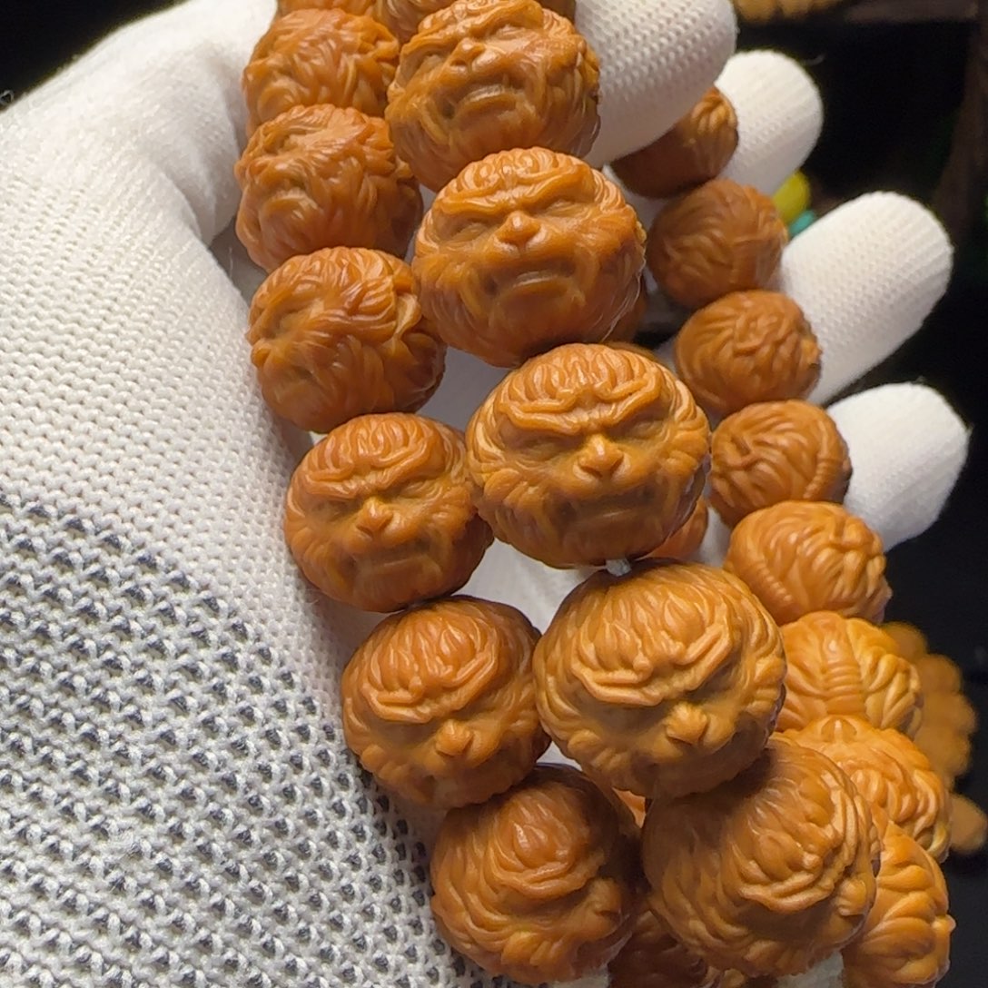 Z***峰吊坠猴头核桃猴头