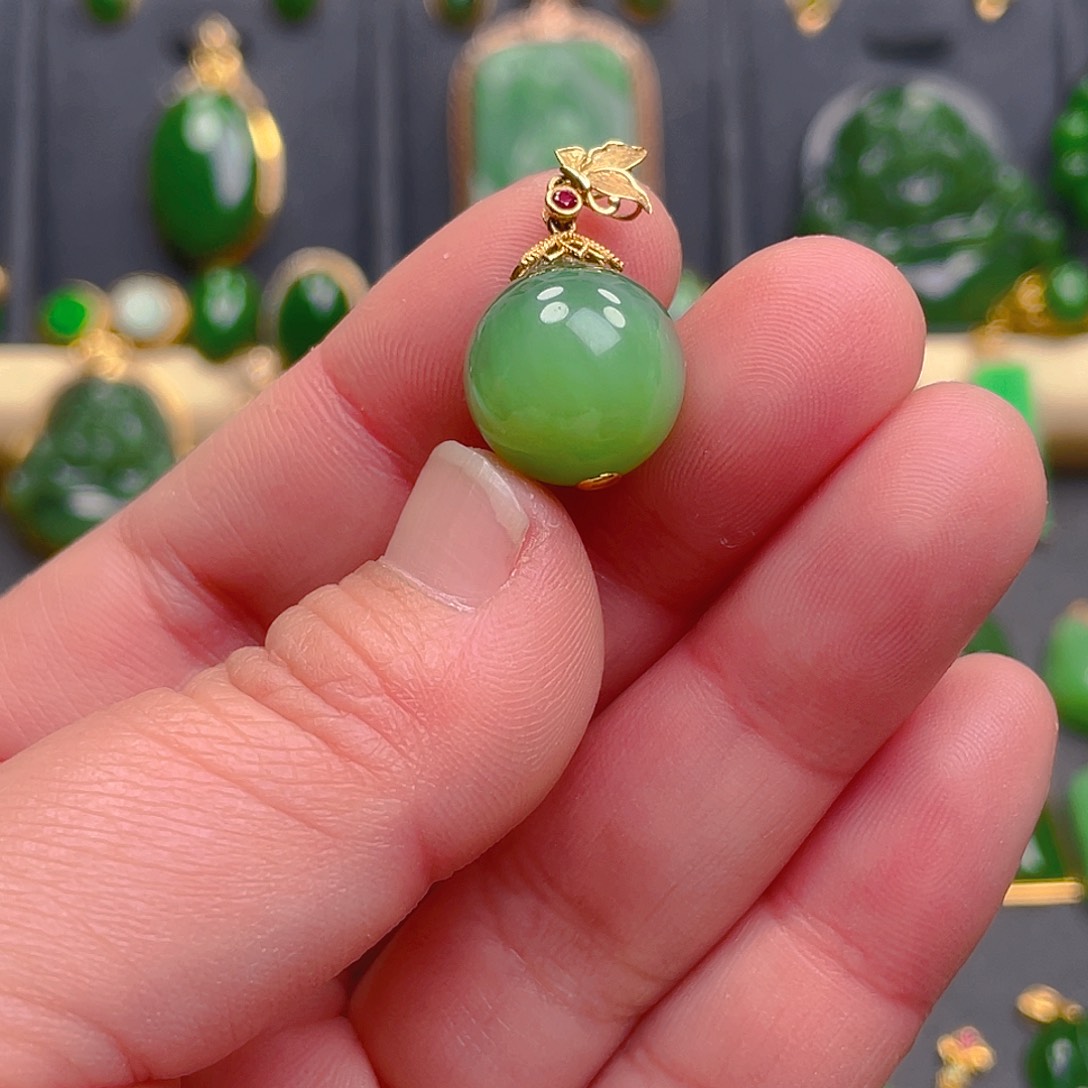 和田玉吊坠(不含链)18K金镶嵌1280