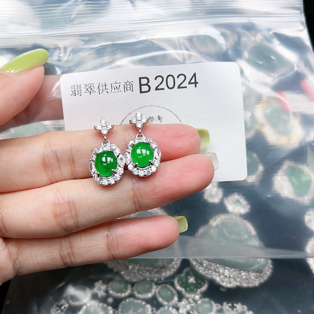 翡翠颈饰未镶嵌翡翠2024
