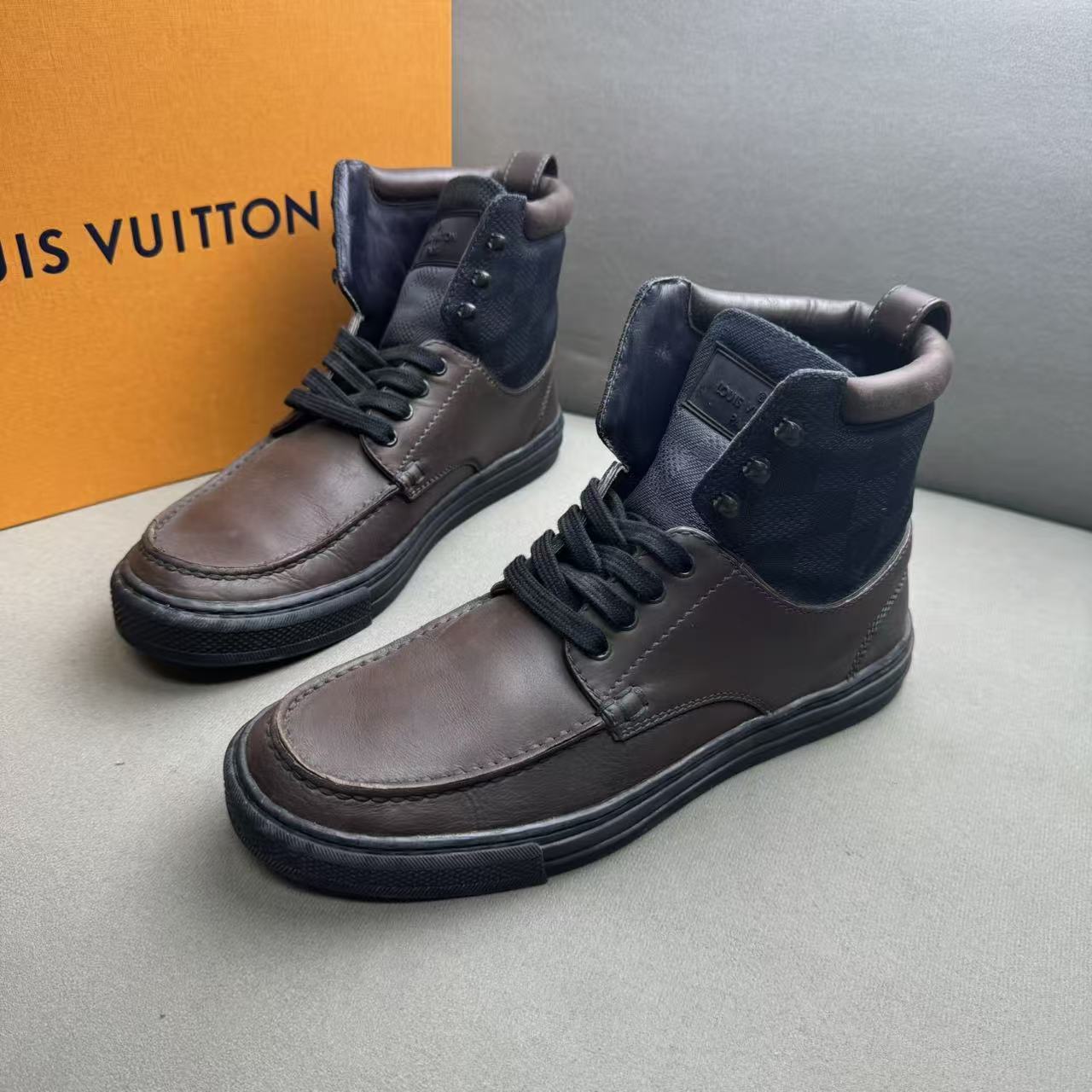 95新 LouisVuitton/路易威登 黑棕色棋盘格休闲高帮板鞋 41码