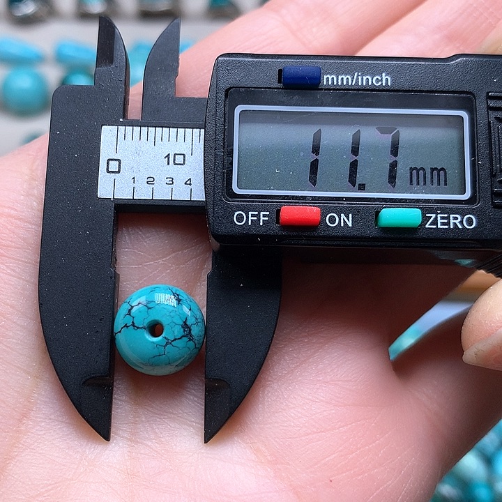 绿松石颈饰未镶嵌