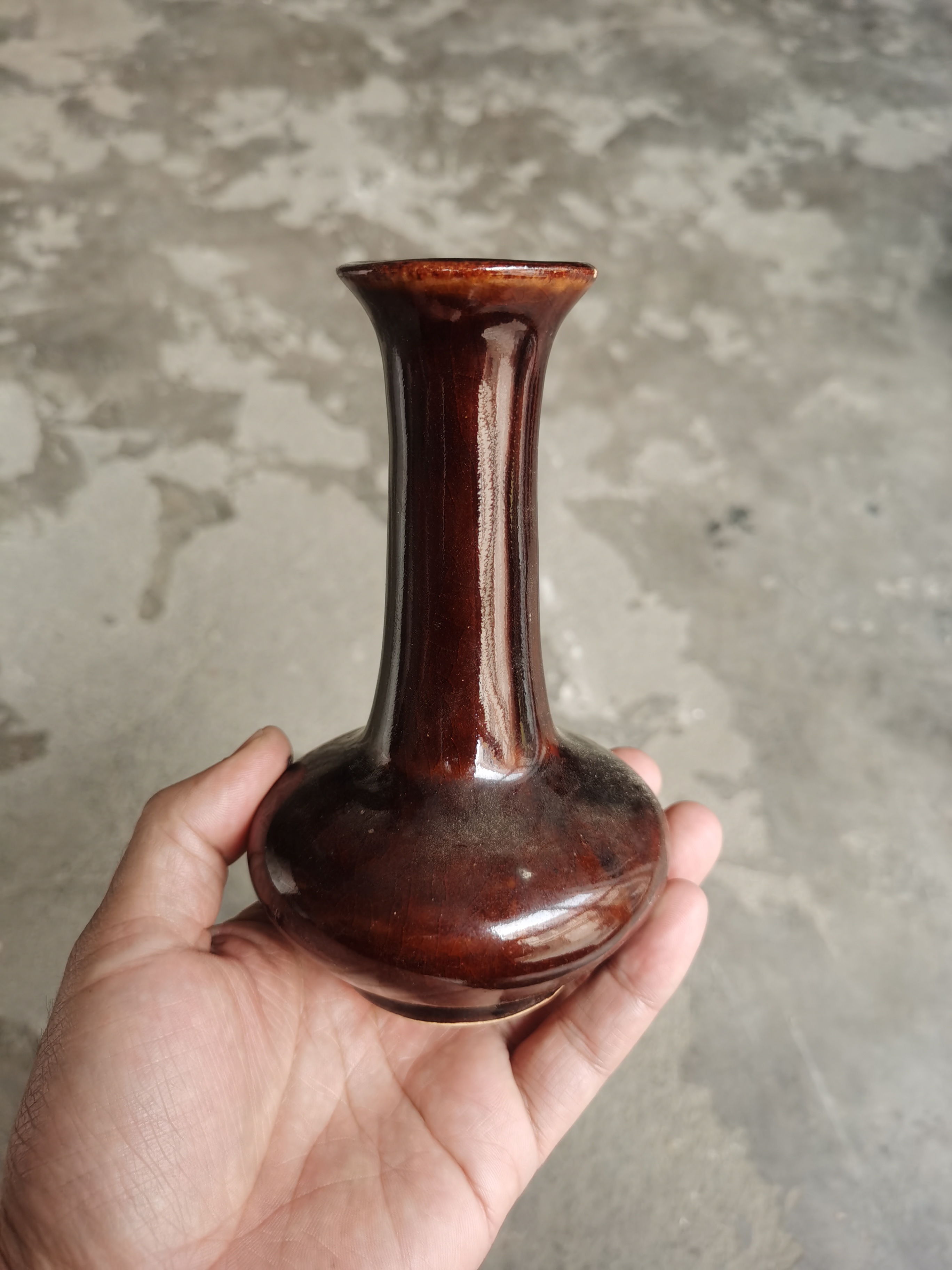 茶室插花，瓷器摆件