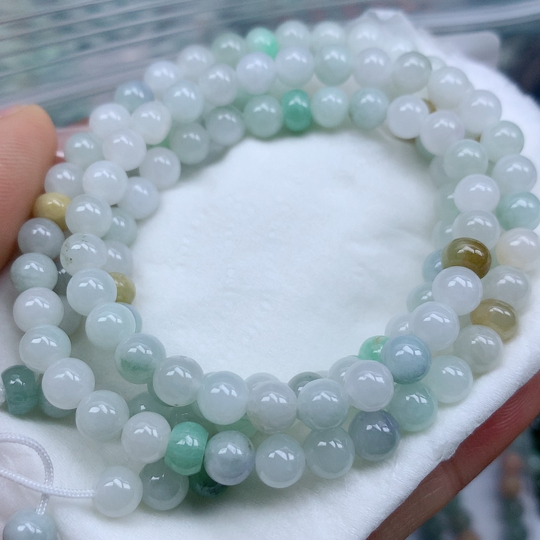 翡翠颈饰未镶嵌手串