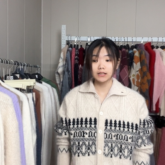 米色200翻领费尔岛最大