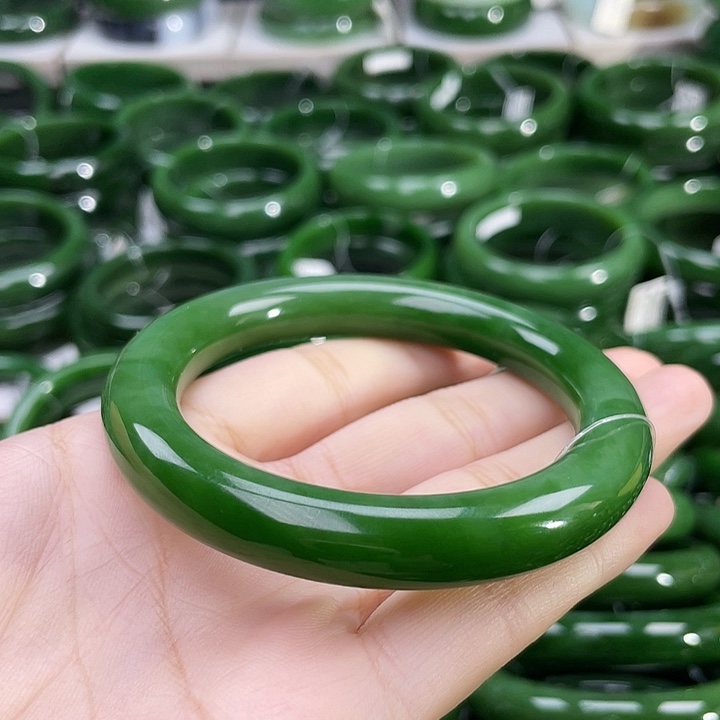 未镶嵌手镯和田玉（碧玉）