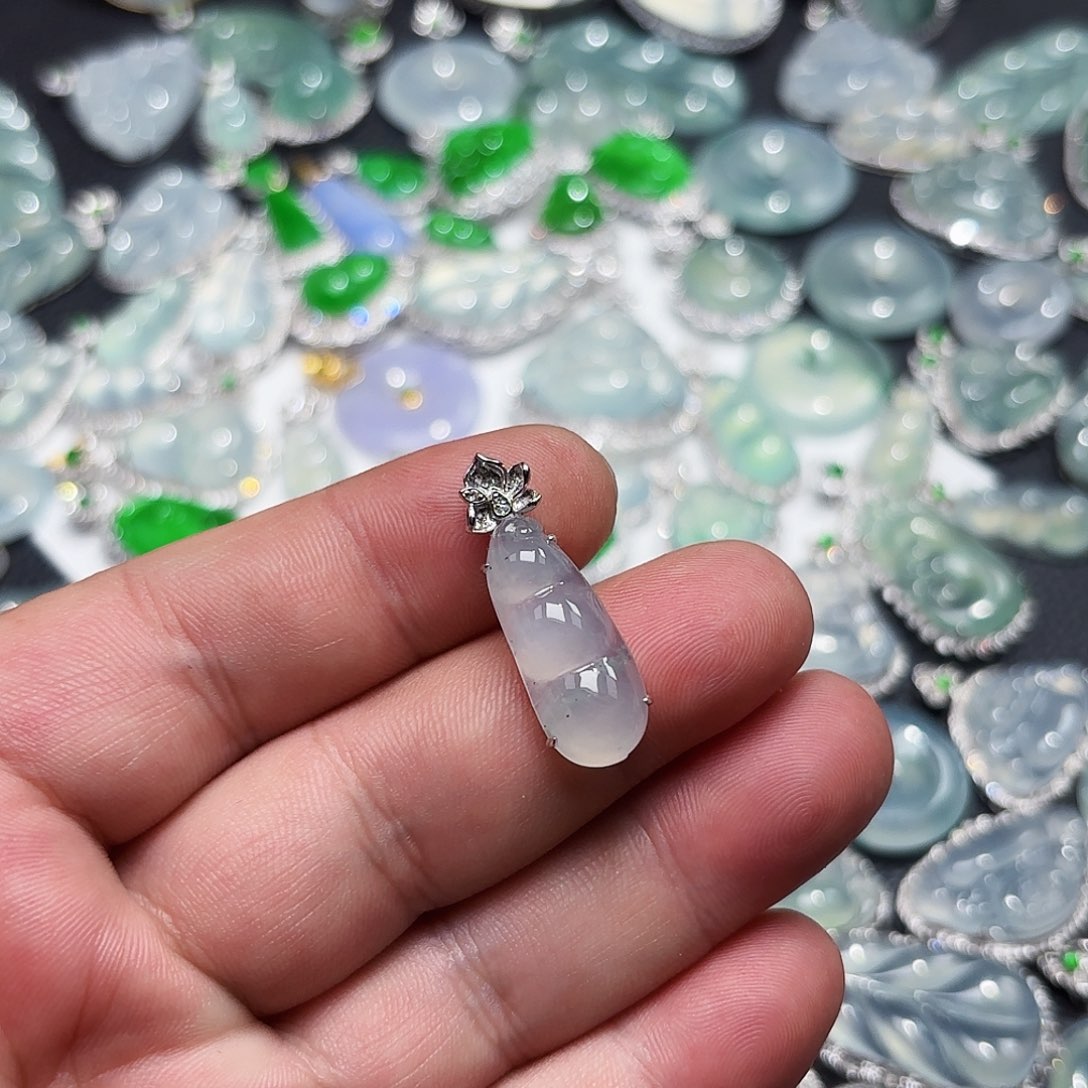 颈饰18K金镶嵌翡翠天然缅甸A货翡翠