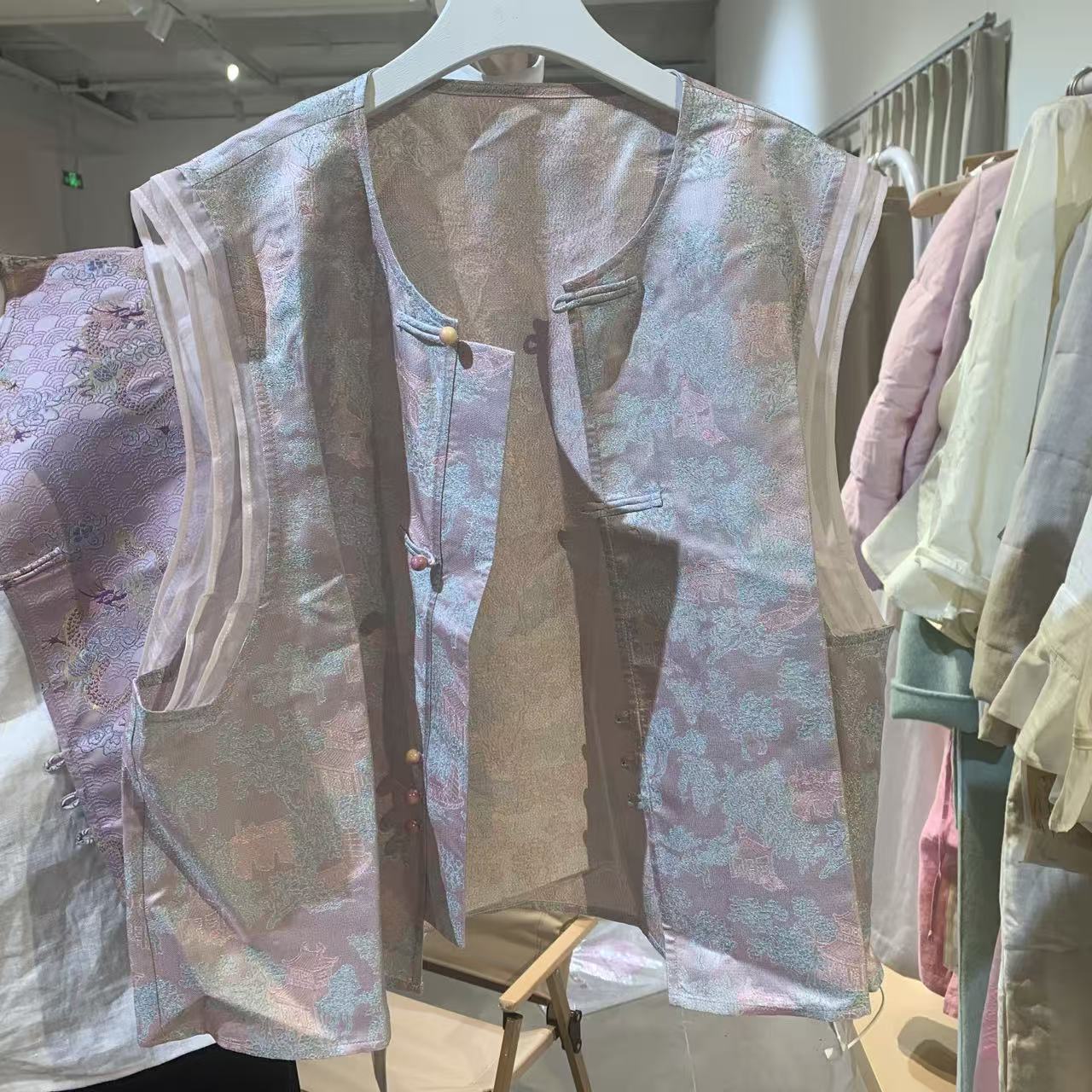 【2025门店同款】马甲（24704606-亭台阁楼-高定款）