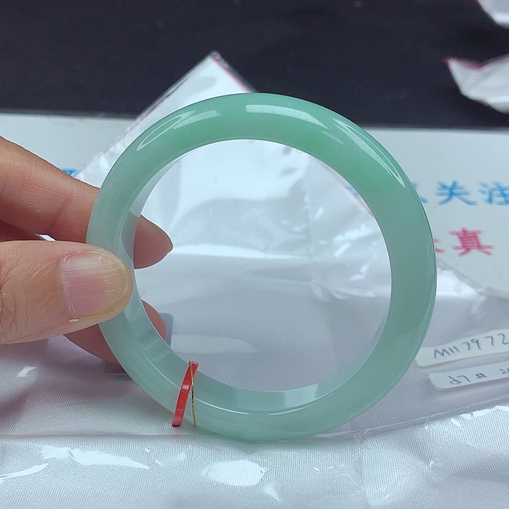 翡翠手镯未镶嵌57圈3972