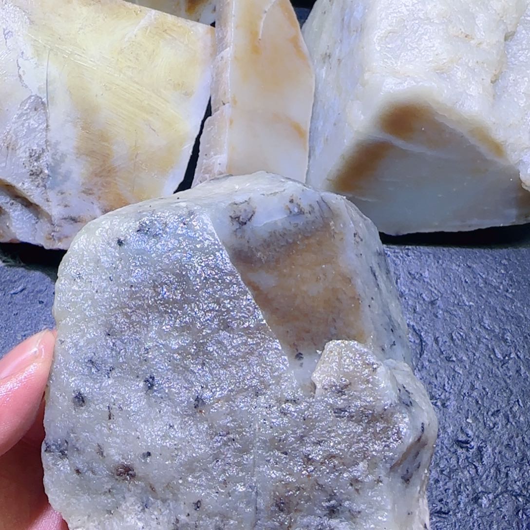 和田玉未镶嵌珠宝半成品