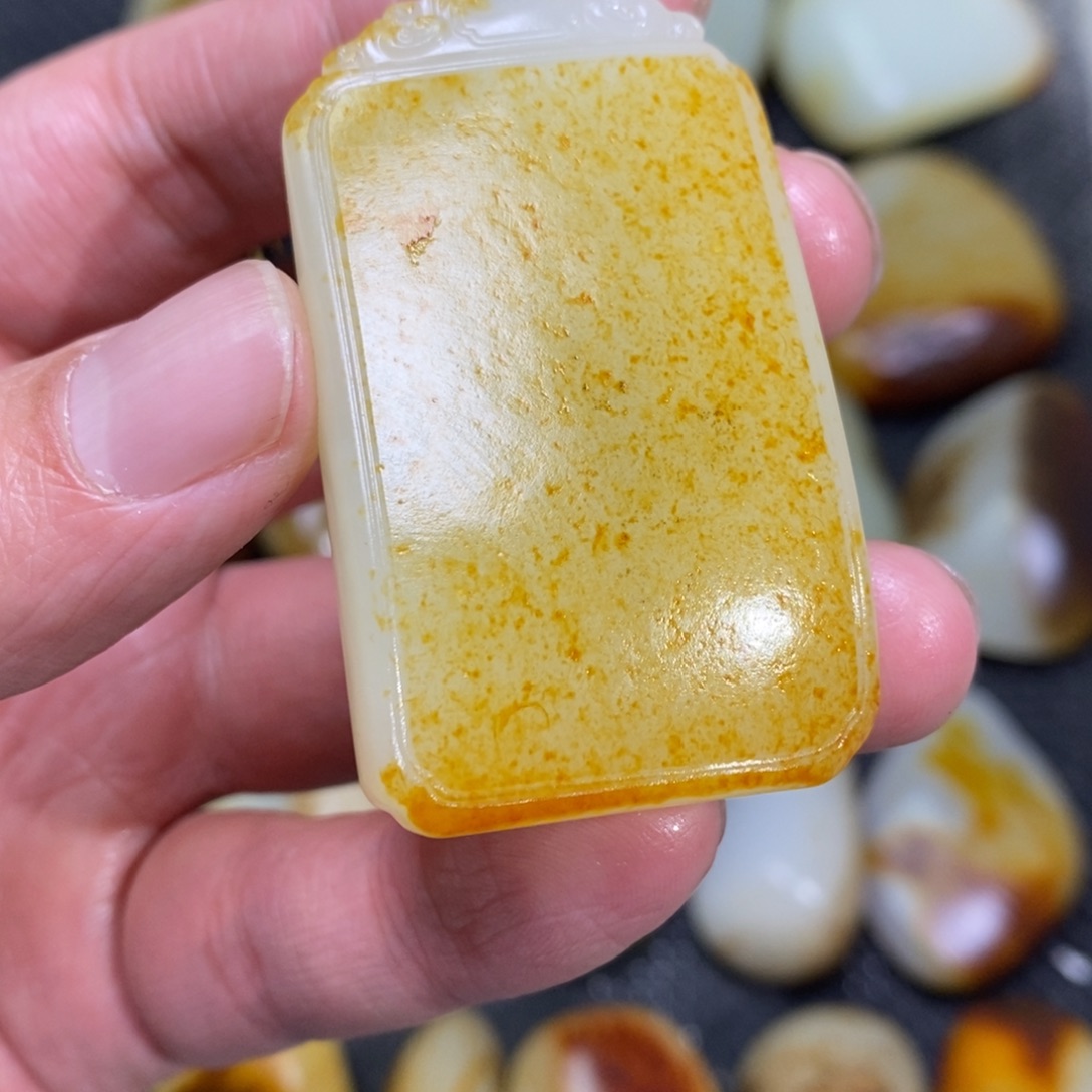 曙***光定制和田玉未镶嵌和田玉