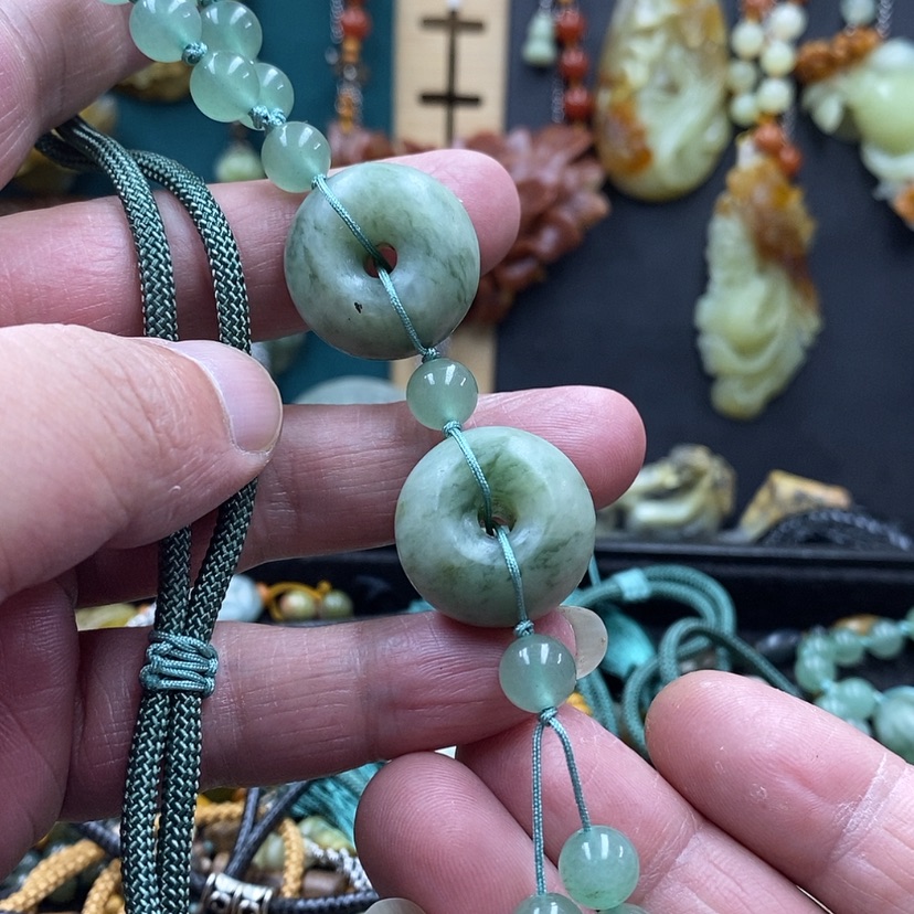 【闪购商品】蛇纹石玉吊坠未镶嵌