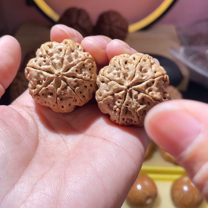 桃核把件八瓣金刚菩提35