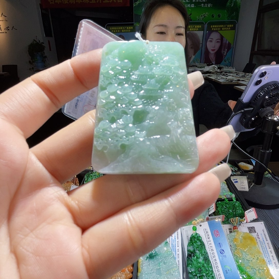 颈饰未镶嵌翡翠一