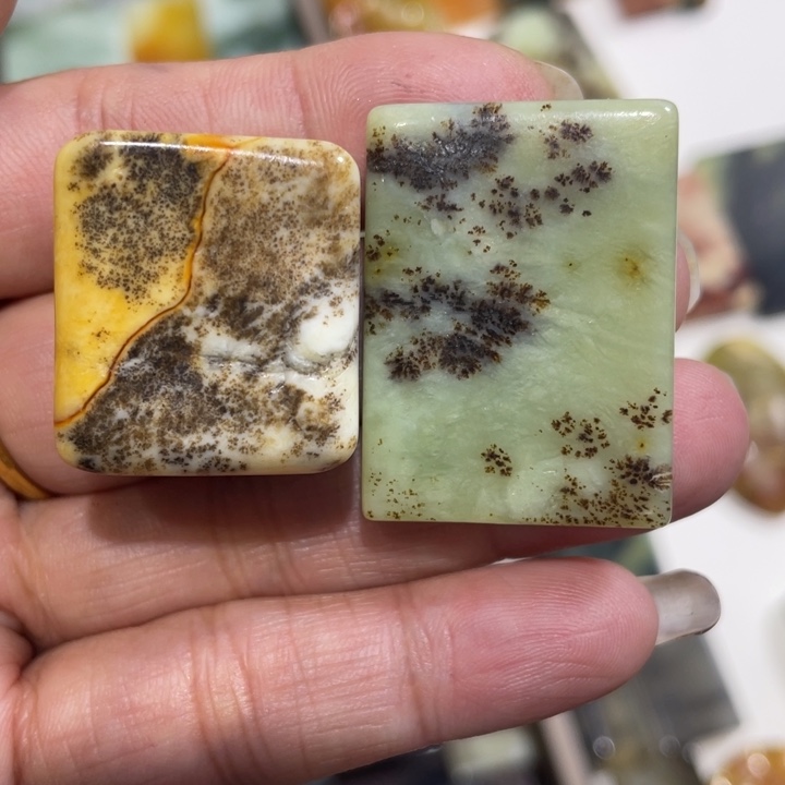 蛇纹石玉未镶嵌天然花玉平安无事牌