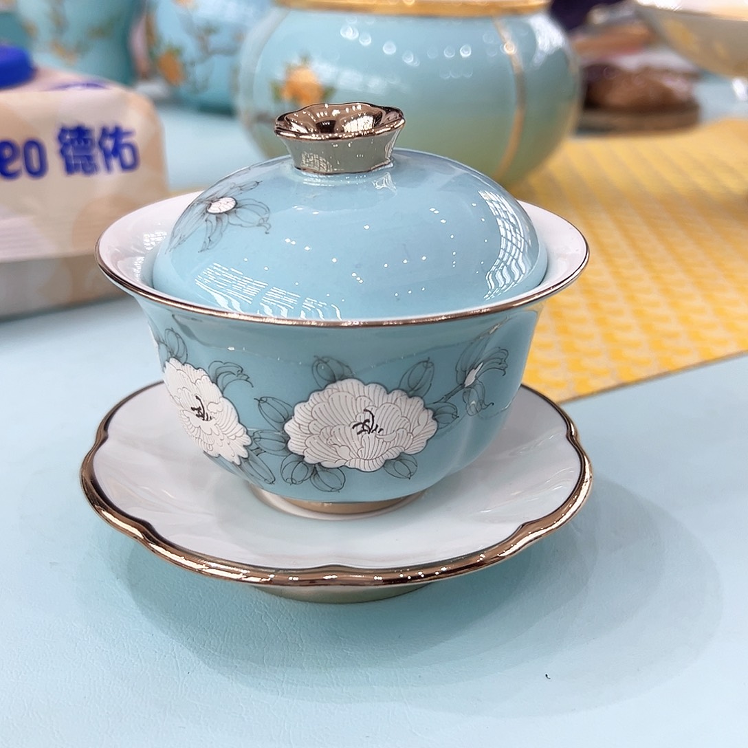 L***u手工艺品琉璃手绘蓝盖碗90ml