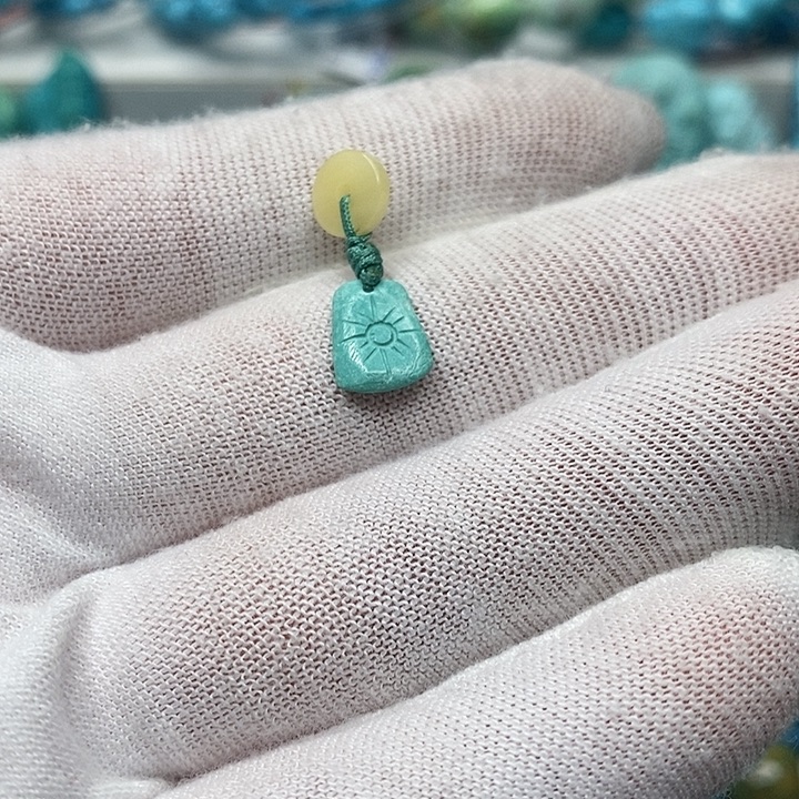 l***a绿松石未镶嵌珠宝奇石