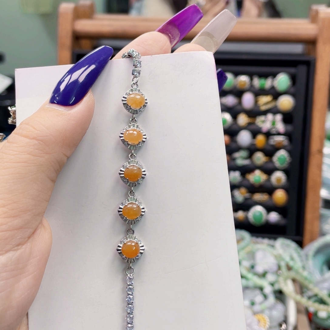 翡翠手镯未镶嵌天然翡翠Ａ货