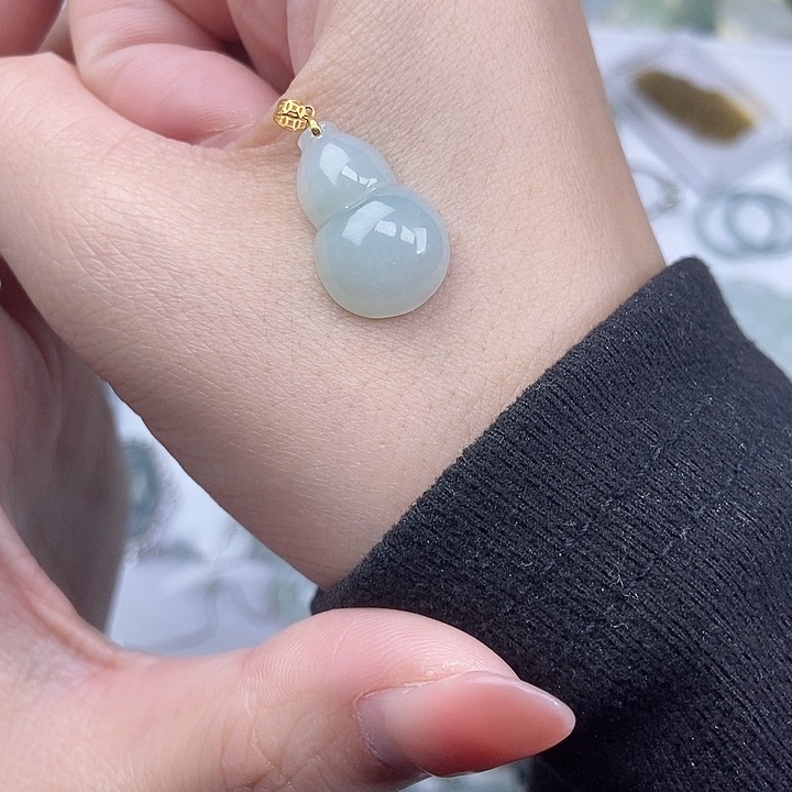 翡翠颈饰未镶嵌吊坠
