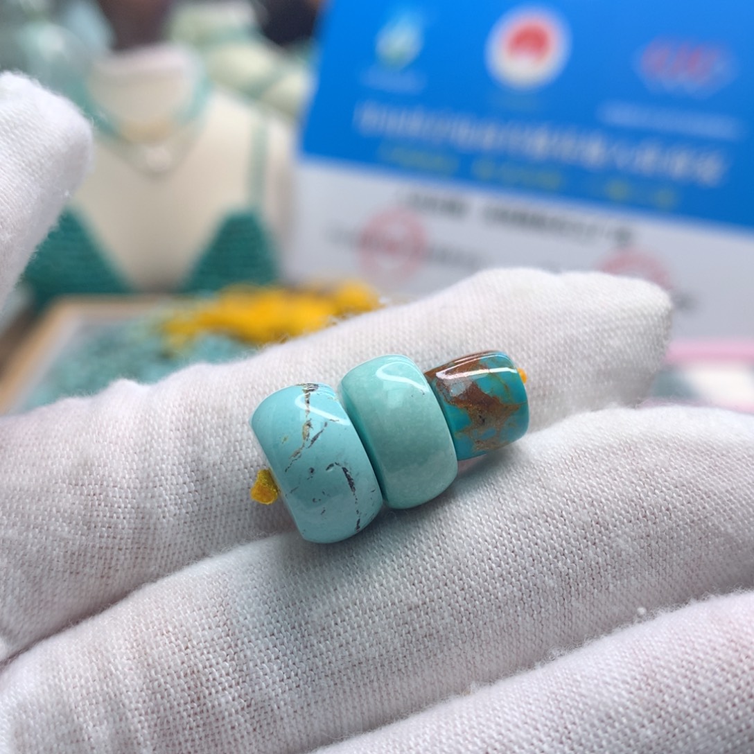 绿松石未镶嵌饰品