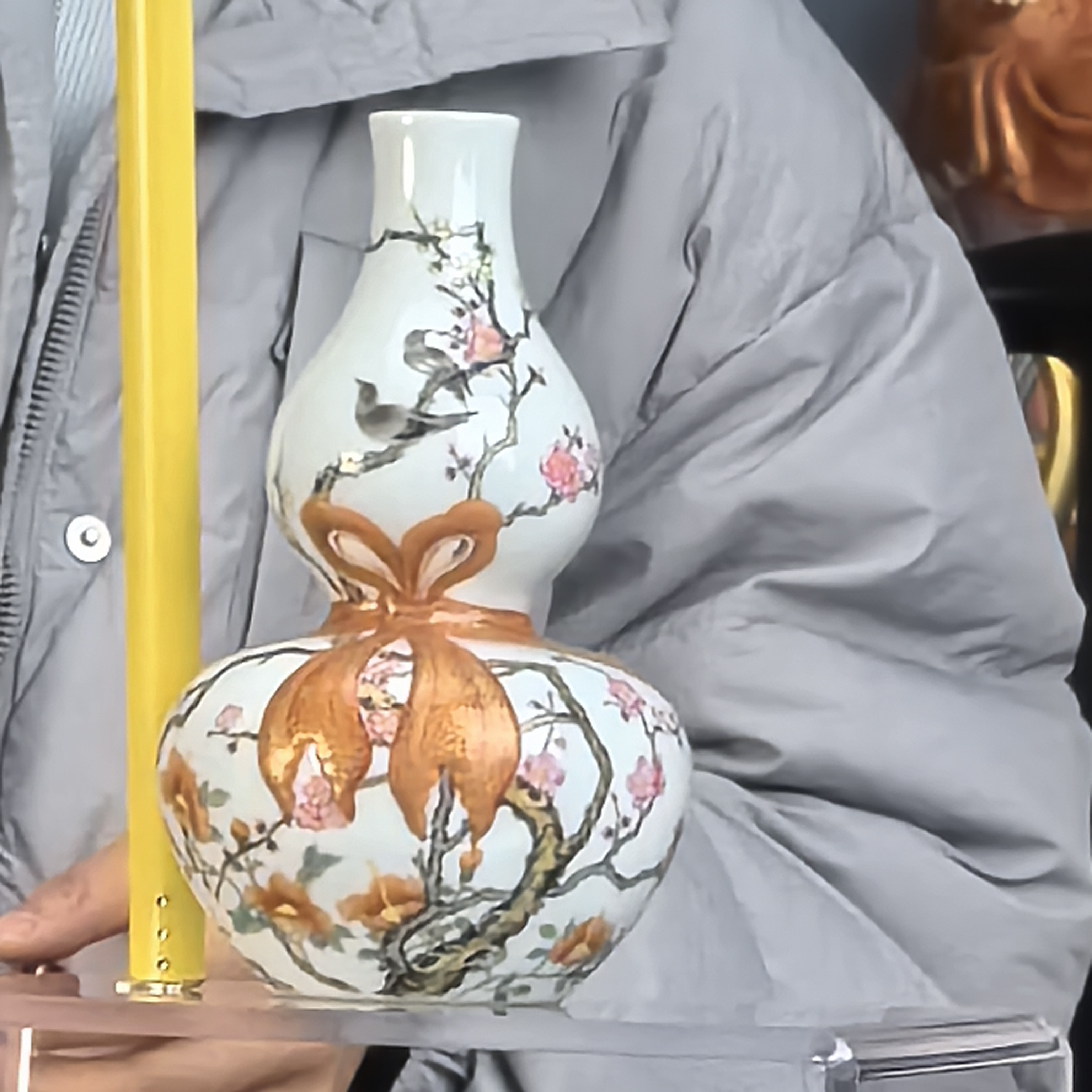 清 粉彩花鸟葫芦包袱瓶