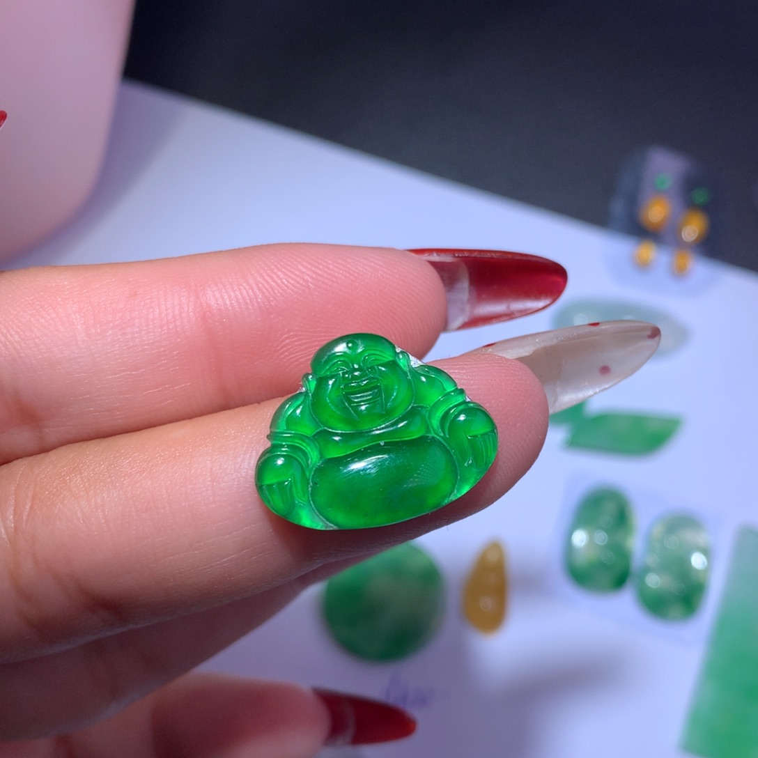 颈饰未镶嵌翡翠佛