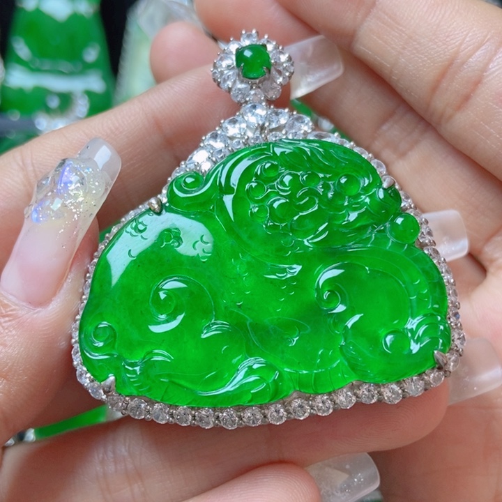 翡翠颈饰银S925镶嵌             