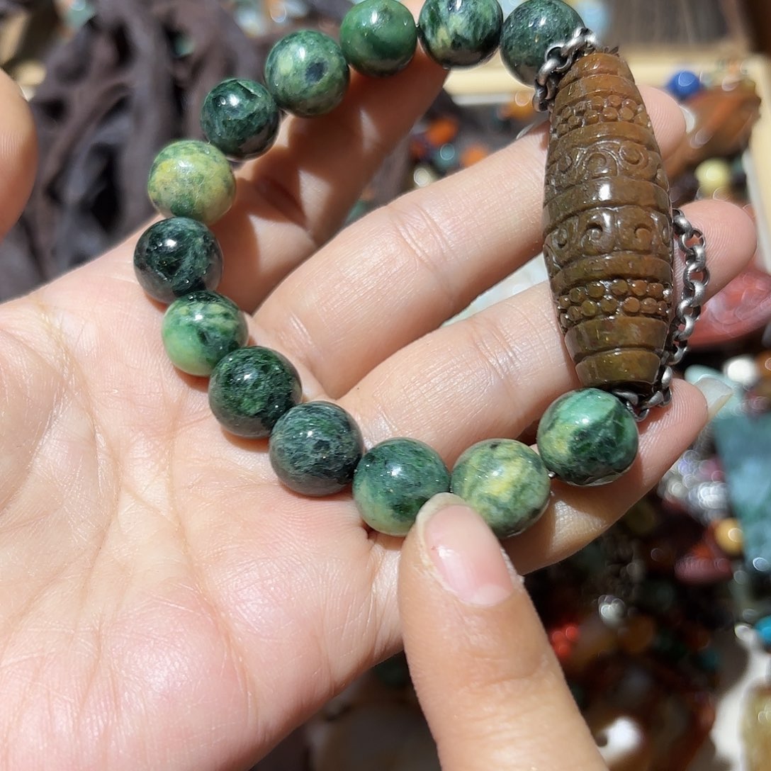 翡翠未镶嵌颈饰原创